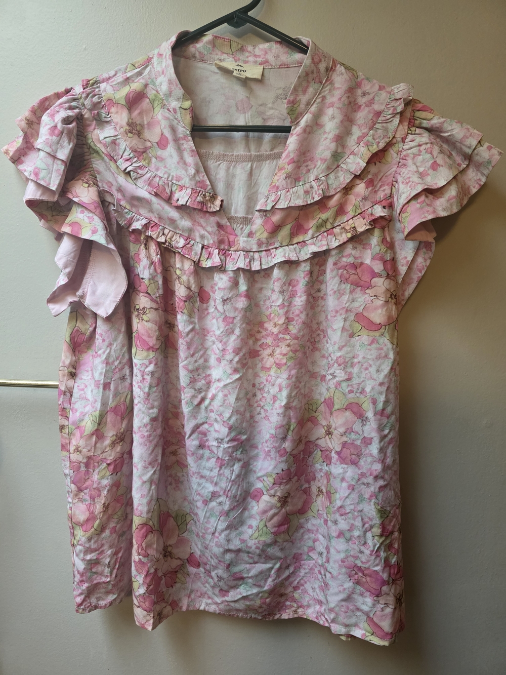 entro Pink Floral Ruffle Sleeve Blouse